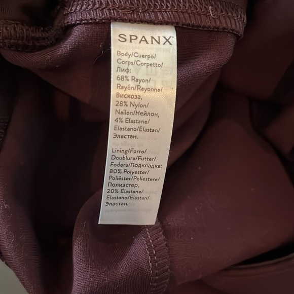 Spanx Ankle Length Ponte Hem Slit Leggings brandywine | size medium - Picture 10 of 10